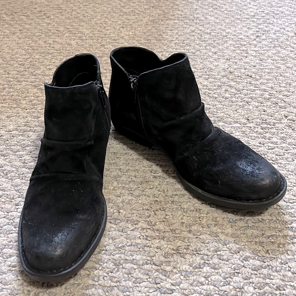 EUC Born black suede booties